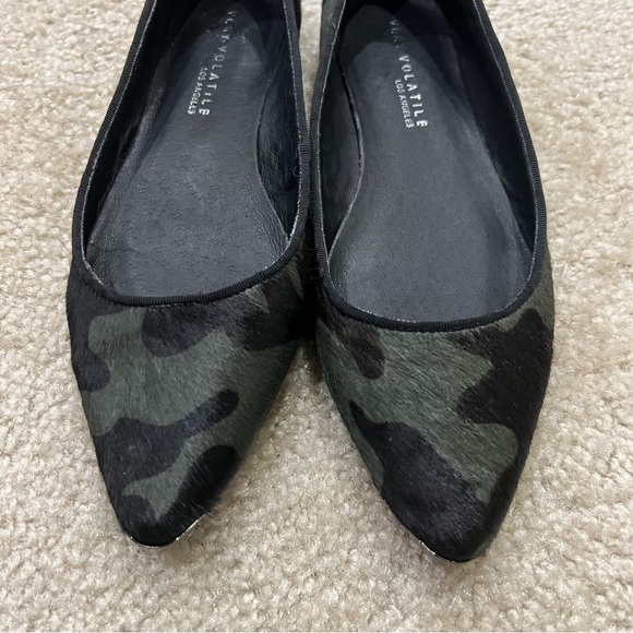 VERY VOLATILE Los Angeles SKYE Camo Flats Shoes Leather Brushed Hair Womens 8, - Picture 6 of 15